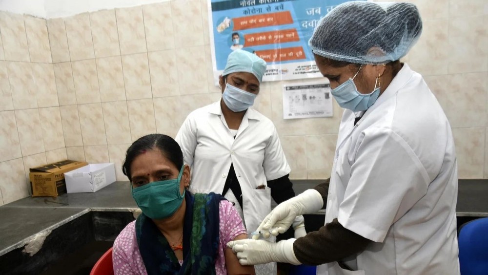 A woman participating in a COVID-19 vaccination dry run at Ranchi, Jharkhand on January 8, 2021.|IANS